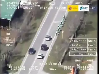 VÍDEO: Vaya lección de estos ciclistas en la carretera, ¡chapeau!