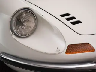 Ferrari Dino 1974 faro