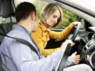 Conducción acompañada: qué es, dónde está permitida...