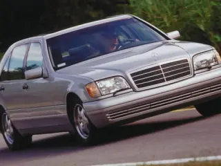 kim jong il dictador Corea del Norte Mercedes SEL 500 frontal