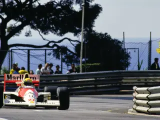Ayrton Senna pilotando en Mónaco