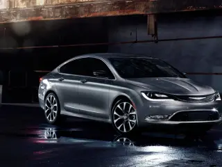 Chrysler 200 delantera