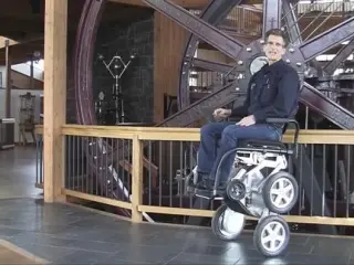 Así es iBot, la silla de ruedas todoterreno de Toyota