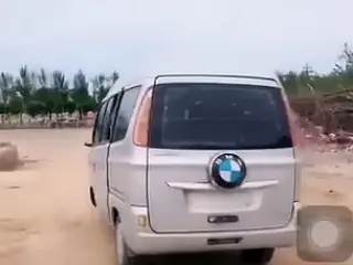 VÍDEO: La furgoneta sostenible que no desarrollarían ni los propios ingenieros de BMW