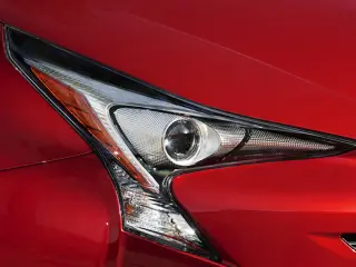 Los coches que mejor (y peor) iluminan