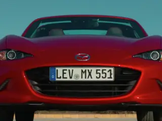 VÍDEO: Prueba del Mazda MX-5 RF, la variante con techo duro