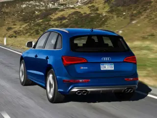 Audi SQ5 trasera