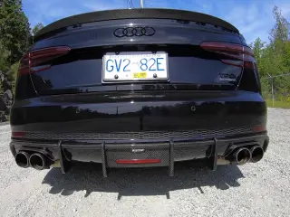 VÍDEO: Audi S4 con salidas de escape Armytrix, ¡sube el volumen!
