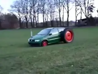 VÍDEO: ¿un coche? ¿un tractor? Es una ida de olla sobre ruedas