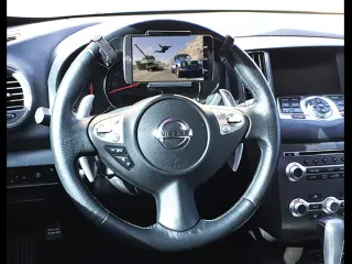 peores-accesorios-para-coches-soporte-movil-volante