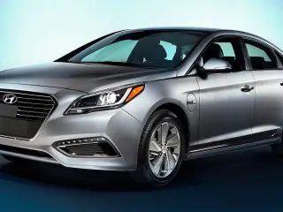 Hyundai i40 Hybrid sonata delantera