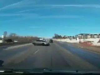 VÍDEO: Un 360 en plena autovía y sale sin un rasguño