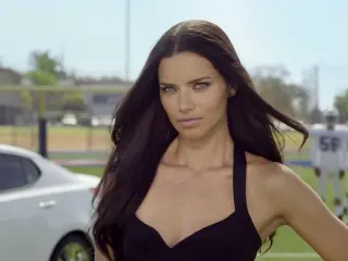 Adriana Lima anuncio kia 3