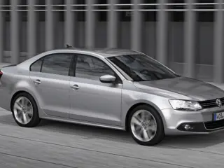 Volkwagen Jetta delantera