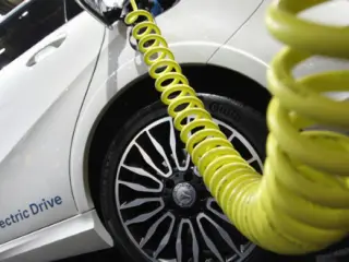Los alemanes se alían para impulsar el coche eléctrico