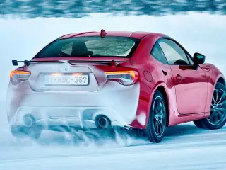 prueba nuevo toyota GT86 2017 trasera dinámica