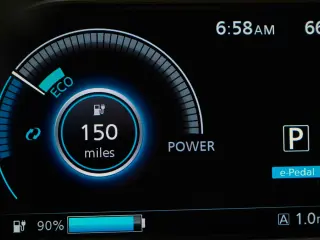 La autonomía de los eléctricos es su principal desventaja frente a los coches térmicos.