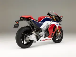 Honda RC213V-S , tres cuartos trasero.