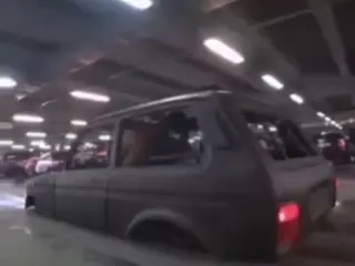 VÍDEO: Se le ha ido la mano con el tuning de su coche