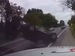 VÍDEO: Un pequeño despiste a mucha velocidad puede costar muy caro