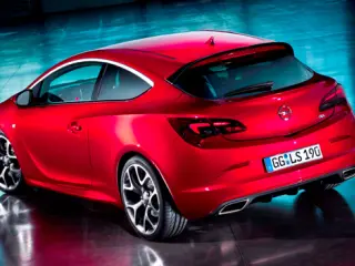 Opel Astra OPC trasera