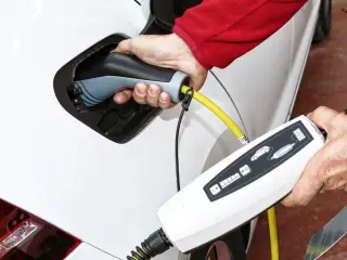 Diez razones por las que no cuaja el coche eléctrico