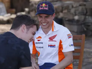 VÍDEO: Márquez y Pedrosa se enfrentan al temido 'Concurso de risas'