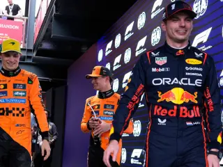 Lando Norris, Oscar Piastri y Max Verstappen en el GP de Australia de 2025