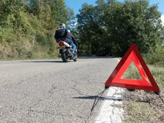 ¿Se pueden utilizar los triángulos con la baliza V16 conectada?