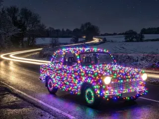 El problema de ponerle luces de Navidad a tu coche