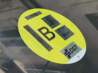 Etiqueta B de la DGT
