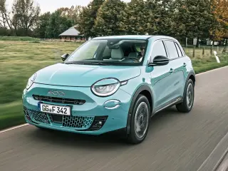 Gracias a su microhibridación de 100 CV tiene la etiqueta ECO de la DGT.