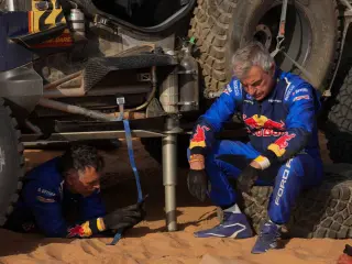 Una etapa muy dura para Carlos Sainz ha podido acabar con sus opciones