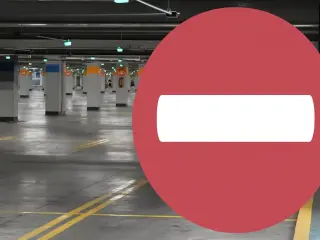Prohibición de vehículos en aparcamientos