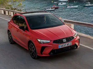 Cuánto cuesta llenar el depósito de los 10 coches más vendidos de 2026
