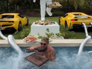 La última locura de Jake Paul con sus dos Ferrari
