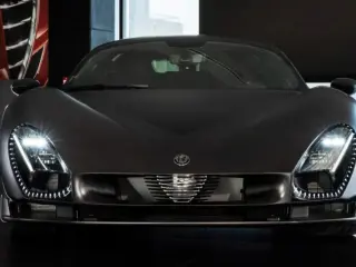 Alfa Romeo 33 Stradale Perla Nera