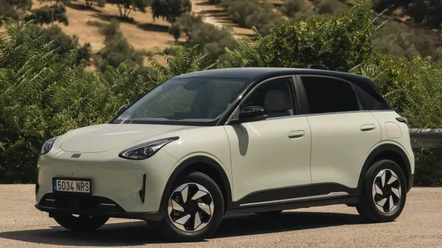 Geely E2