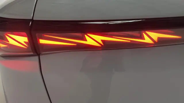 Los nuevos faros en forma de rayo de Omoda.