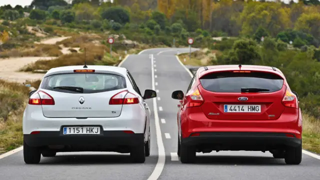 Trasera del Ford Focus 1.0 Ecoboost y el Renault Mégane 1.2 TCe
