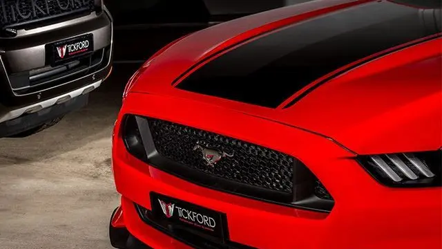 Ford Mustang por Tickford