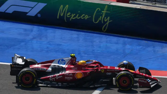 Lewis Hamilton durante los Libres 2 del GP de México de GP