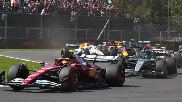 Lewis Hamlton tras cumplir con la sanción en el GP de México