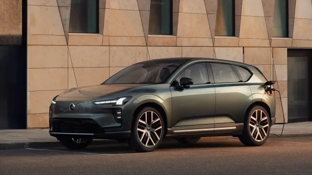 Volvo EX60 o BMW iX3.