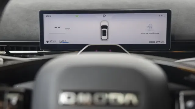 La pantalla de 8,8" tras el volante