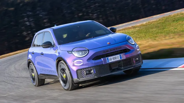 Prueba del Abarth 600e Scorpionissima