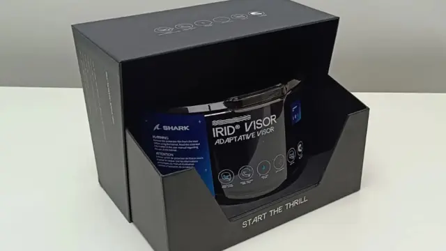 Visera con tecnología IRID