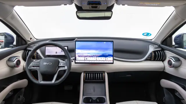En interior del BYD Atto 3 EVO.