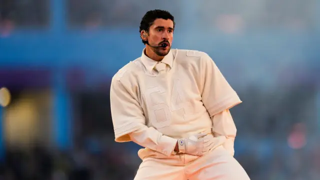 Bad Bunny durante su actuación en la Super Bowl 2026