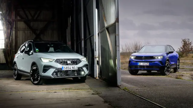 Seat Arona 1.5 TSI vs. Opel Mokka Hybrid. Frontales.